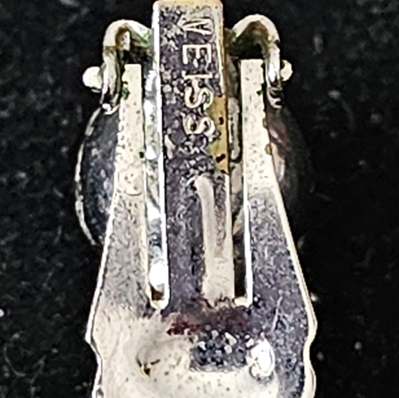 WEISS 3 PIECE SET CLIP EARRINGS AND PIN. - Picture 5 of 7